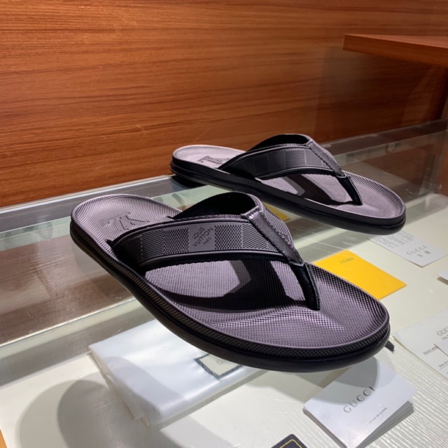 LOUIS VUITTON MIRABEAU FLIP FLOP SANDAL