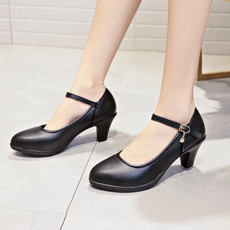 Black low outlet heel work shoes