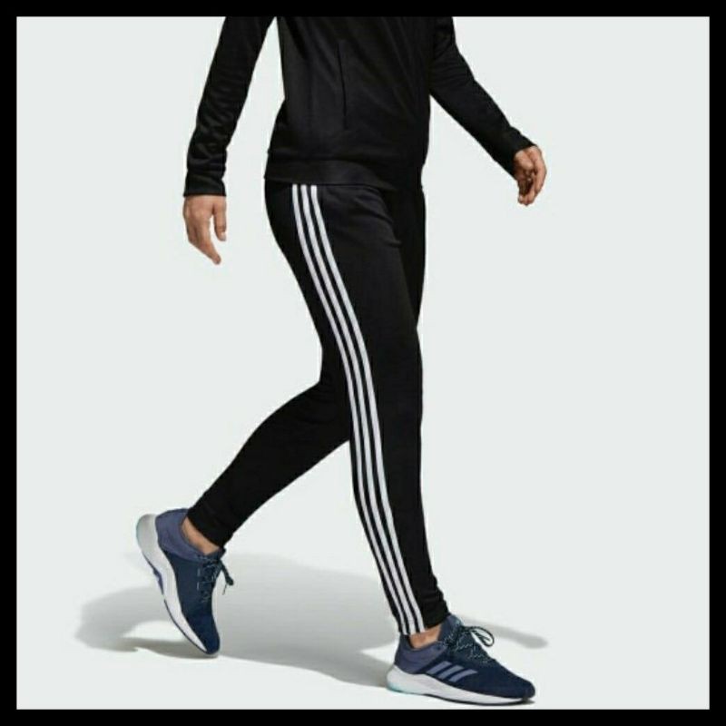 Adidas tracksuit 2025 slim fit