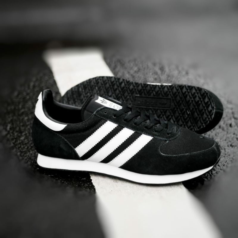 Adidas zx 2025 racer black white