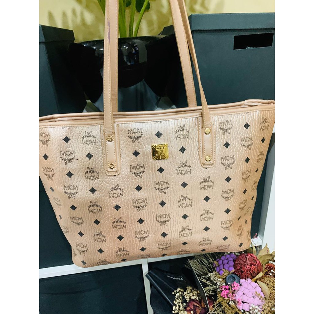 Mcm gold tote on sale