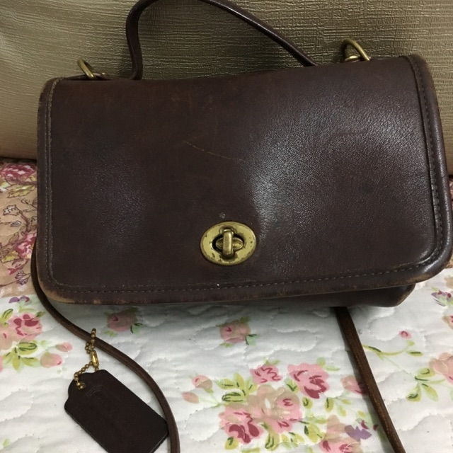 Coach vintage hotsell sling bag