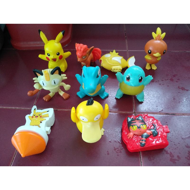 Pokemon store toys 2019