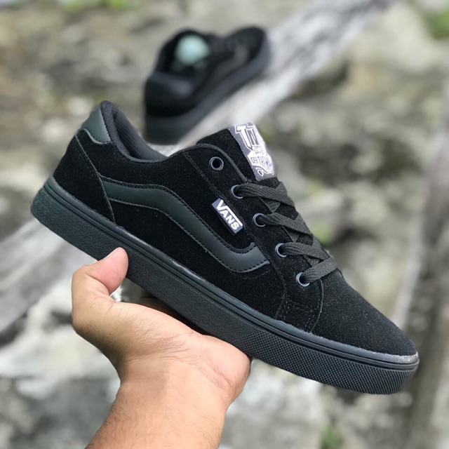 Vans on sale tnt black