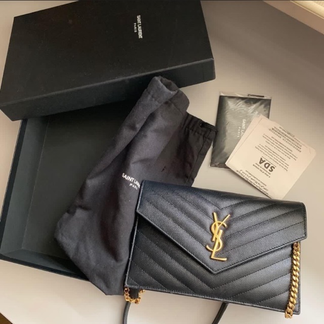 Ysl small saint hot sale laurent woc