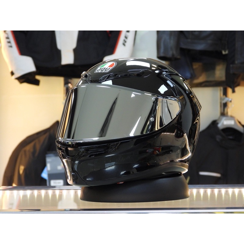 Black helmet with silver hot sale visor