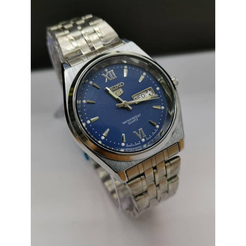 Seiko 5 water shop resistant stainless steel