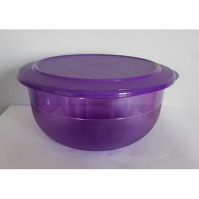 Tupperware serving clearance bowl