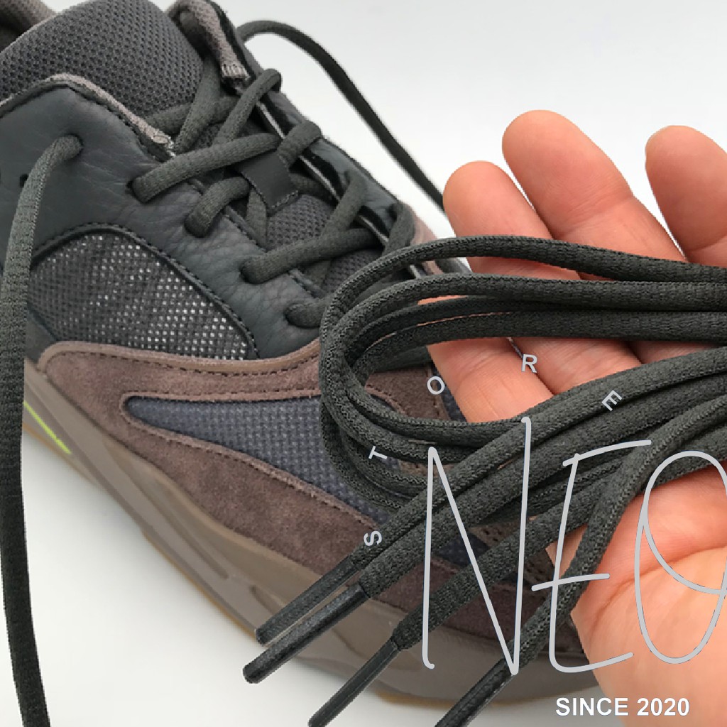 Yeezy 700 best sale shoelace length