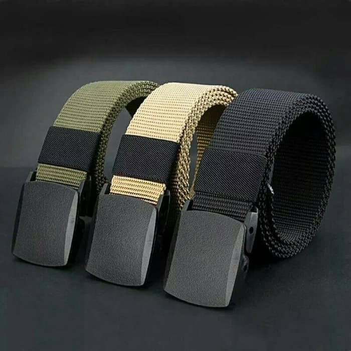 Non metal outlet belt buckle