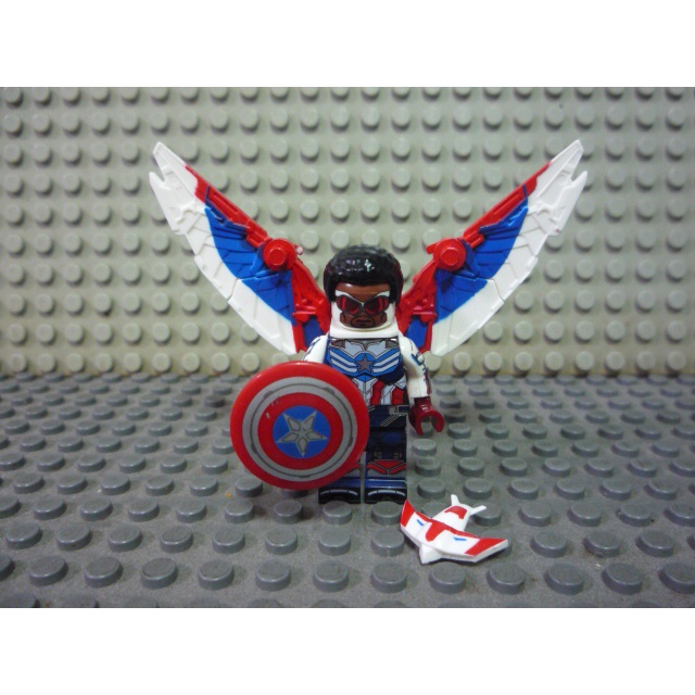 Lego falcon online marvel