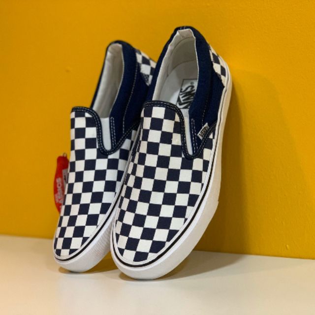 Checkered navy blue on sale vans