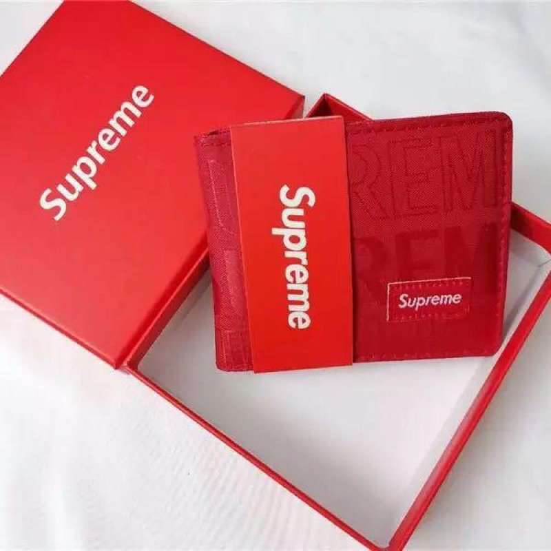 Supreme brand clearance wallet