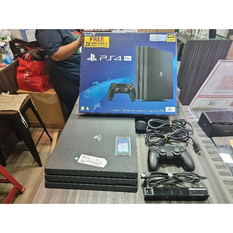 Playstation 4 2024 pro 2tb