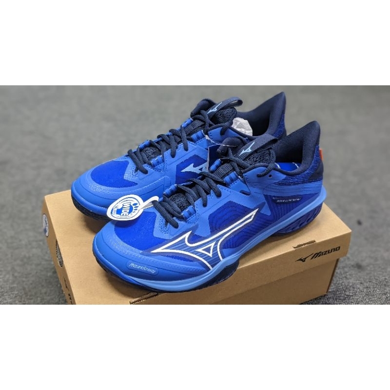 Mizuno deals wave strider