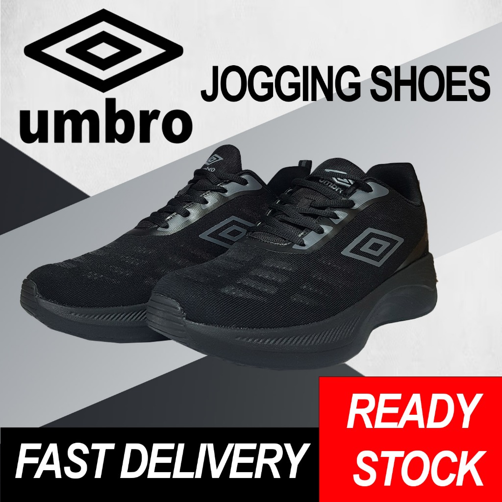 Umbro black hot sale shoes