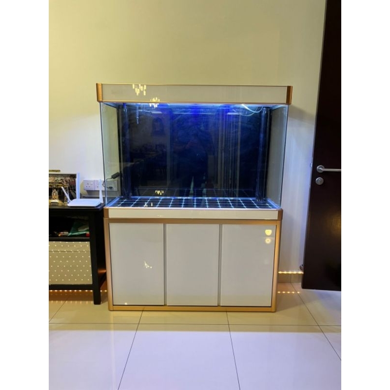 4 feet outlet imported fish tank