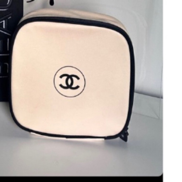 Chanel on sale makeup purse