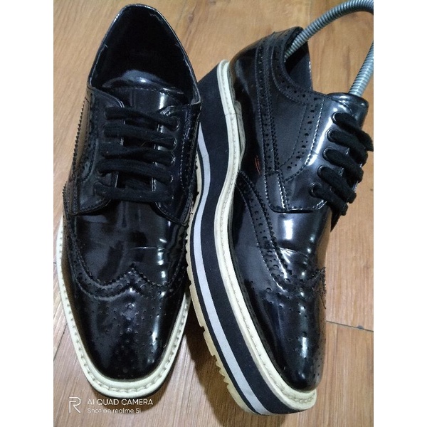 Prada wingtip leather platform hot sale brogues