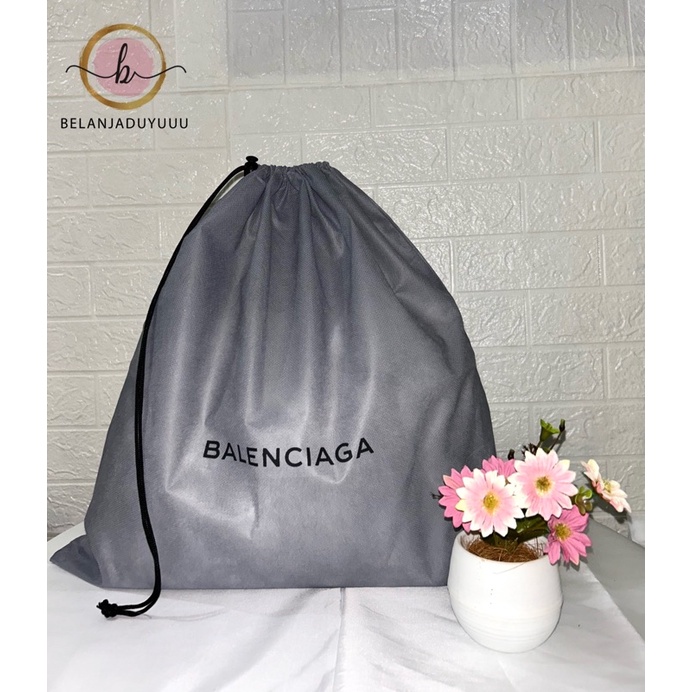 Dust bag outlet balenciaga